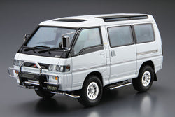 1/24 MITSUBISHI P35W DELICA STAR WAGON '91 Model Kit (ONLINE ORDER ONLY)