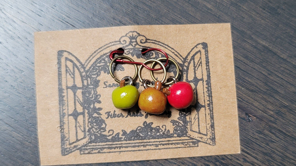 Apple Pickin' (ONLINE ORDER ONLY)