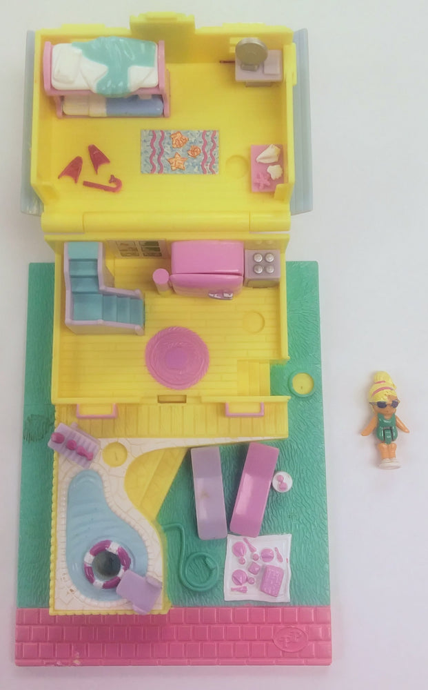 Polly Pocket - Summer Beach House (ONLINE ORDER ONLY)