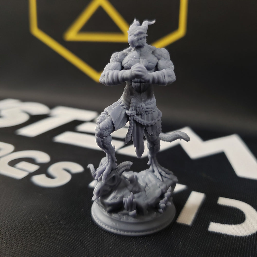 Kuthrak'va, Dragonborn Pugilist (Male Dragonborn Fighter) (Online Only)