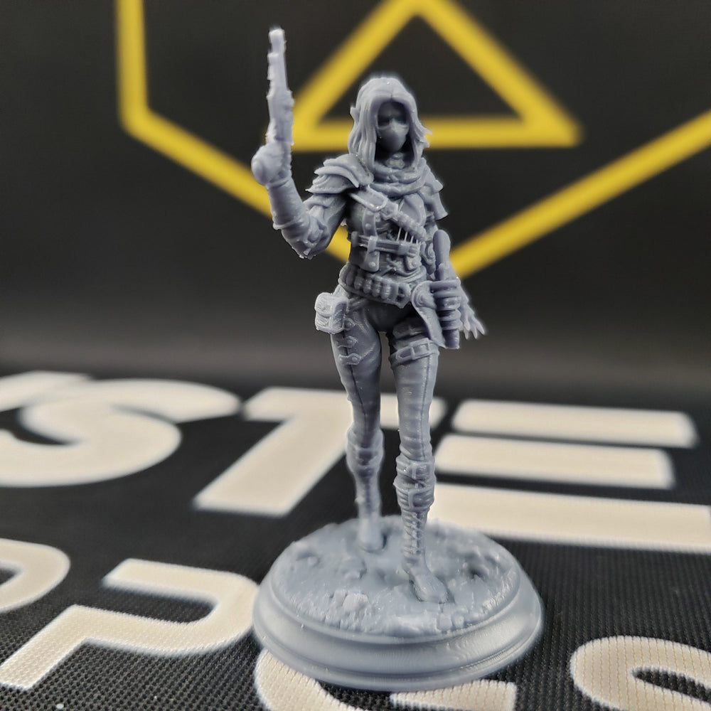 Lendara "Slickshot" Varth (Female Half-Elf Gunslinger) (Online Order Only)