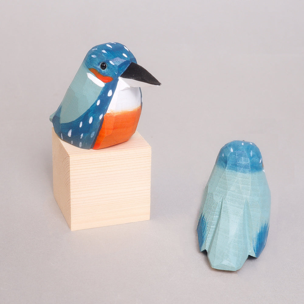 Hand-Carved Wooden Bird Figurine – Hummingbird (ONLINE ORDER ONLY)
