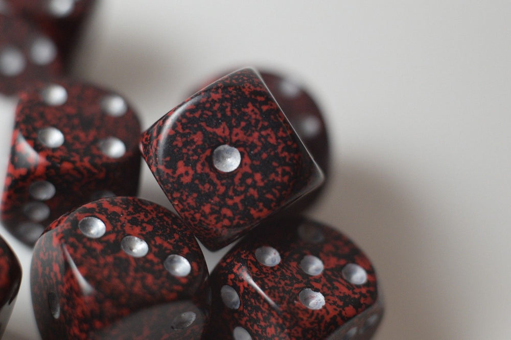 Silver Volcano Speckled 16mm D6 Pipped (Online Only)