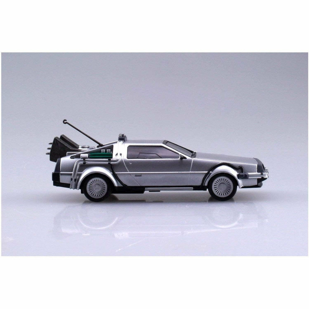 Back to the Future pull-back DeLorean 1:43 scale plastic model kit (ONLINE ORDER ONLY)