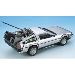 Aoshima: Back to the Future Part I DeLorean 1/24 Scale Model Kit #BT-01 (ONLINE ORDER ONLY)