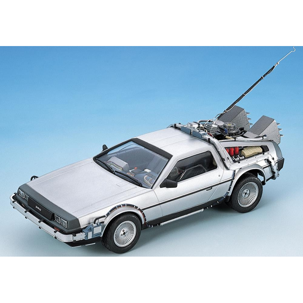 Aoshima: Back to the Future Part I DeLorean 1/24 Scale Model Kit #BT-01 (ONLINE ORDER ONLY)