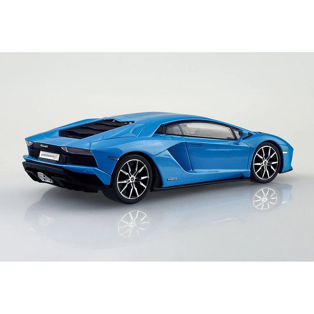 Aoshima: 1/32 The Snap Kit Lamborghini Aventador S (Pearl Blue) Scale Model Kit #12-E (ONLINE ORDER ONLY)