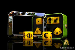 Twilight - Bloody Football Dice (Set of 7) (ONLINE ORDER ONLY)