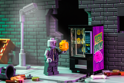Fresh Brains Zombie Vending Machine w/ Zombie Minifig