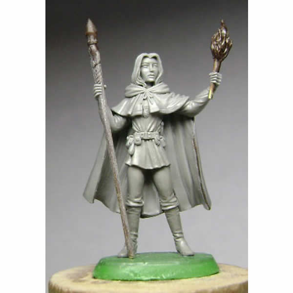 DSM4106 Female Mage Miniature Easley Masterworks (ONLINE ORDER ONLY)