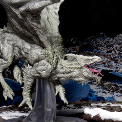 D&D: Icons of the Realms - Adult White Dragon Premium Figure (ONLINE ORDER ONLY)