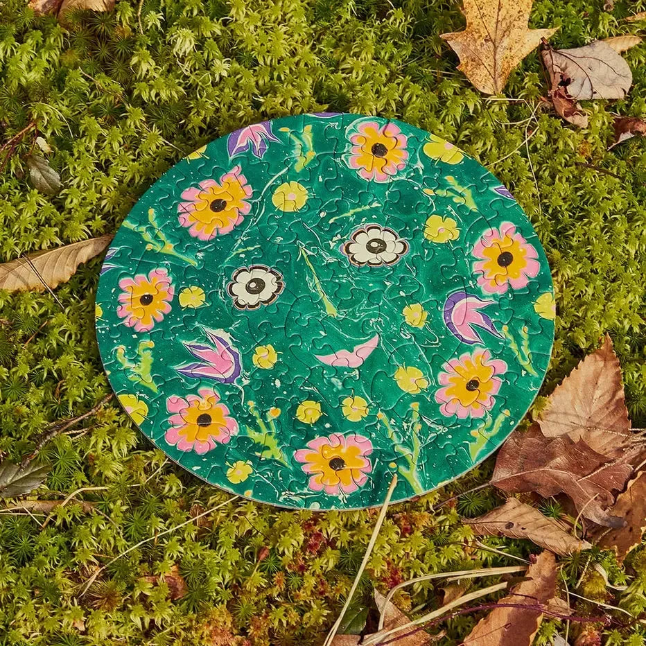 Flower Friend 81 Piece Round Jigsaw Puzzle Le Puzz (ONLINE ORDER ONLY)
