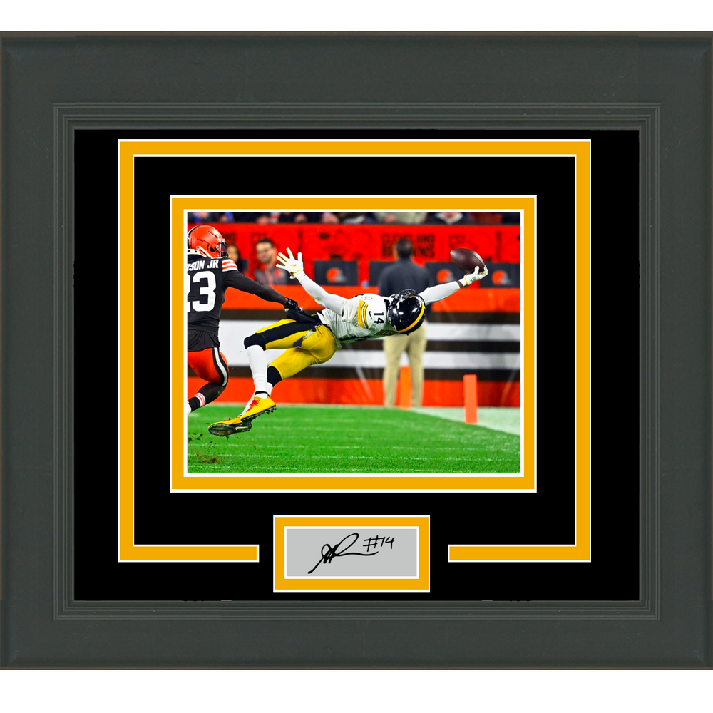 Framed George Pickens Catch Facsimile Laser Engraved Signature Auto Pittsburgh Steelers 11x14 Football Photo (ONLINE ORDER ONLY)
