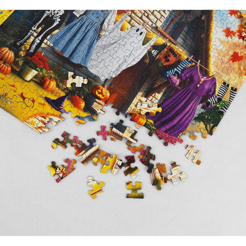 Halloween Laundry Day 500 Piece Jigsaw Puzzle Springbok (ONLINE ORDER ONLY)