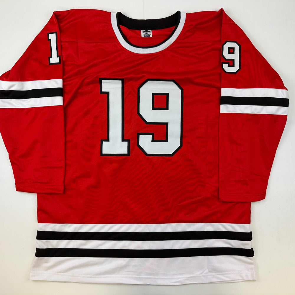 Facsimile Autographed Jonathan Toews Chicago Red Reprint Laser Auto Hockey Jersey Size Men's XL (ONLINE ORDER ONLY)
