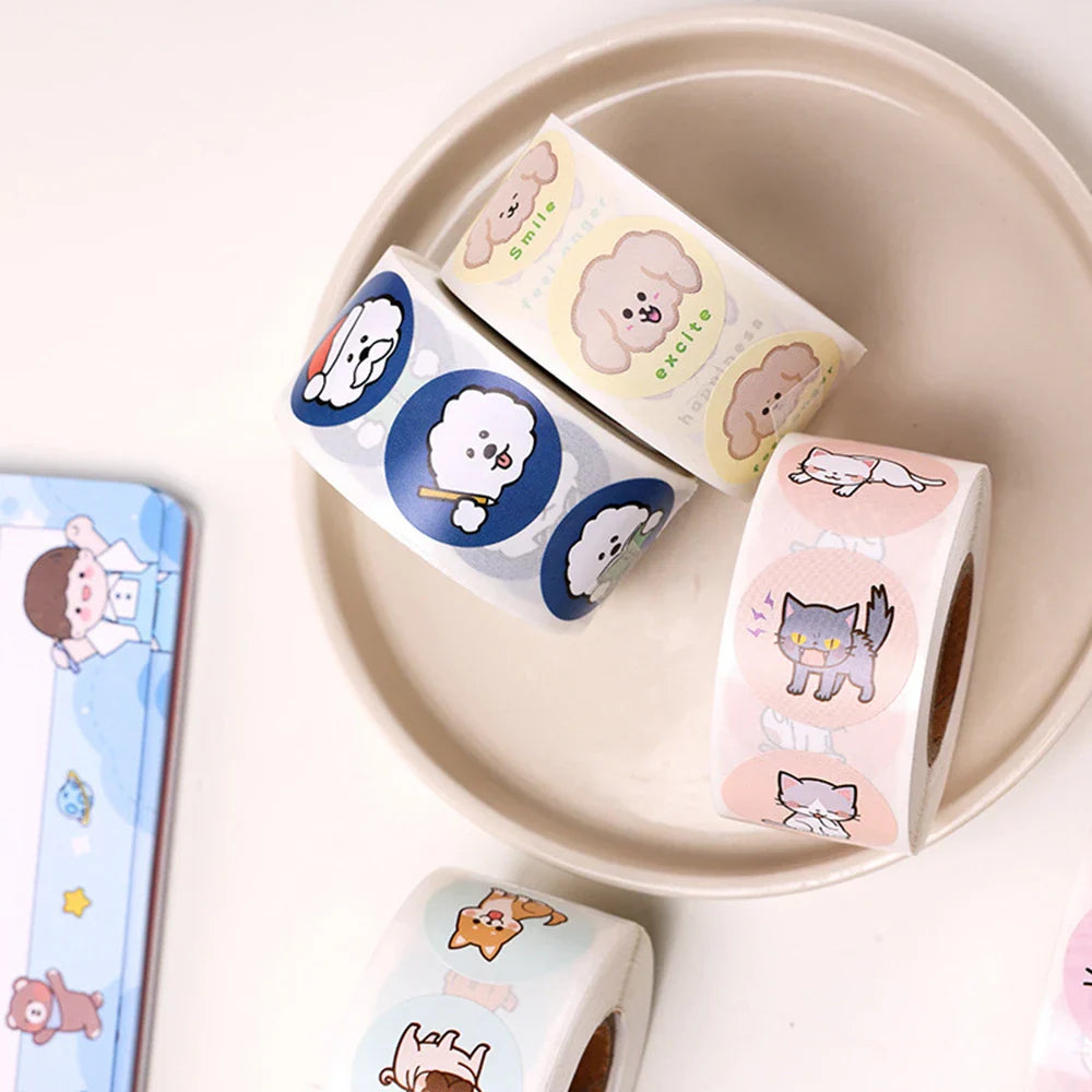 500pcs/Roll Cartoon Animal Stickers Anime Round Seal Diy Laptop Decals Stickers Cute Book Children Reward Kids Toy Gift (ONLINE ORDER ONLY)