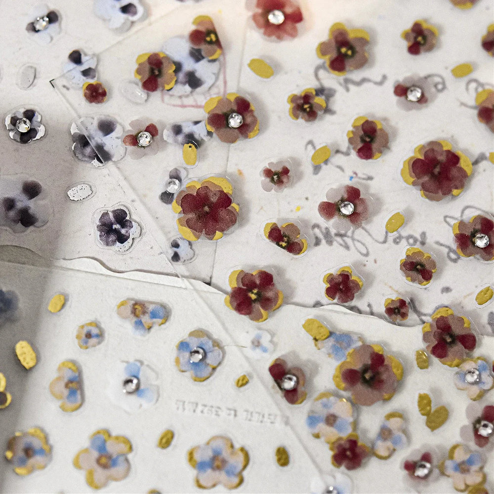 Retro Flowers Petal Pearl Rhinestones Halo Dyeing Chic Daisy Vintage Gold Foil  Floral Designs Nail Art Stickers Manicure Decals (ONLINE ORDER ONLY)