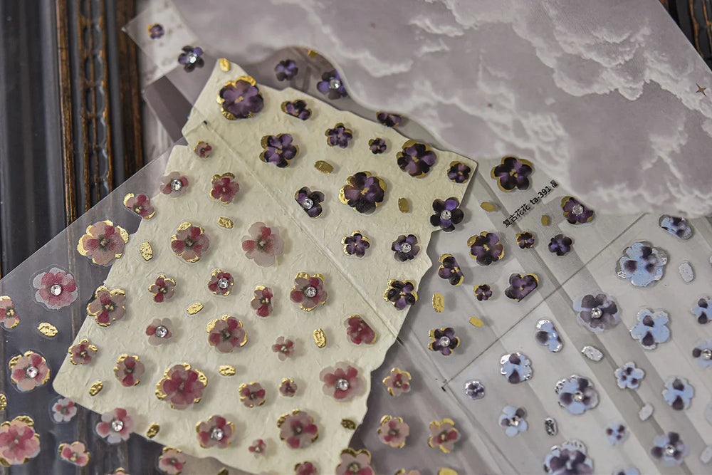 Retro Flowers Petal Pearl Rhinestones Halo Dyeing Chic Daisy Vintage Gold Foil  Floral Designs Nail Art Stickers Manicure Decals (ONLINE ORDER ONLY)