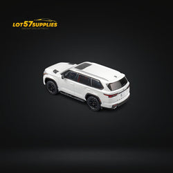 (Pre-Order) CM MODEL Toyota sequoia pearl white 1:64 (ONLINE ORDER ONLY)