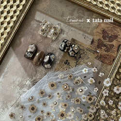 Retro Flowers Petal Pearl Rhinestones Halo Dyeing Chic Daisy Vintage Gold Foil  Floral Designs Nail Art Stickers Manicure Decals (ONLINE ORDER ONLY)