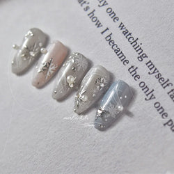 Winter Christmas Crystal Delicate Hexagon Romantic Laser Silver Chic Snowflakes Self Adhesive Nail Art Sticker 5D Manicure Decal (ONLINE ORDER ONLY)