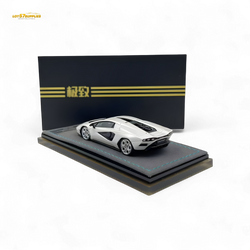 Extreme Club 1:64 Countach LPI800-4 - White - Resin 1:64 (ONLINE ORDER ONLY)