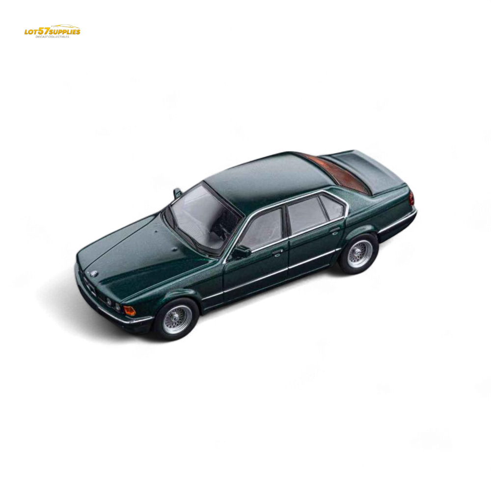 (Pre-Order) DCM BMW E32 7-Series Sedan - Oxford Metallic Green 1:64 (ONLINE ORDER ONLY)