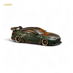 Street Weapon BMW G82 M4 Wide-Body Modified - Cangling Green Carbon Cover Special Edition 1:64 (ONLINE ORDER ONLY)