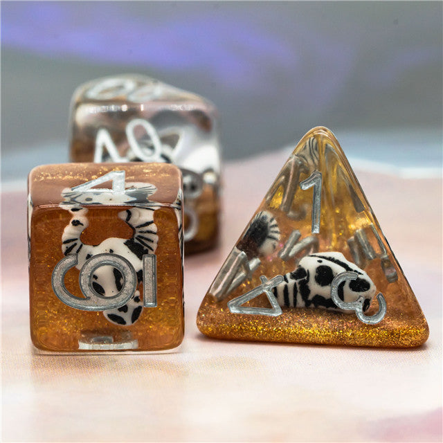 Desert Bull Head 7-Dice Set w/Silver Numbers White Skull on Gold Glitter (Online Only)