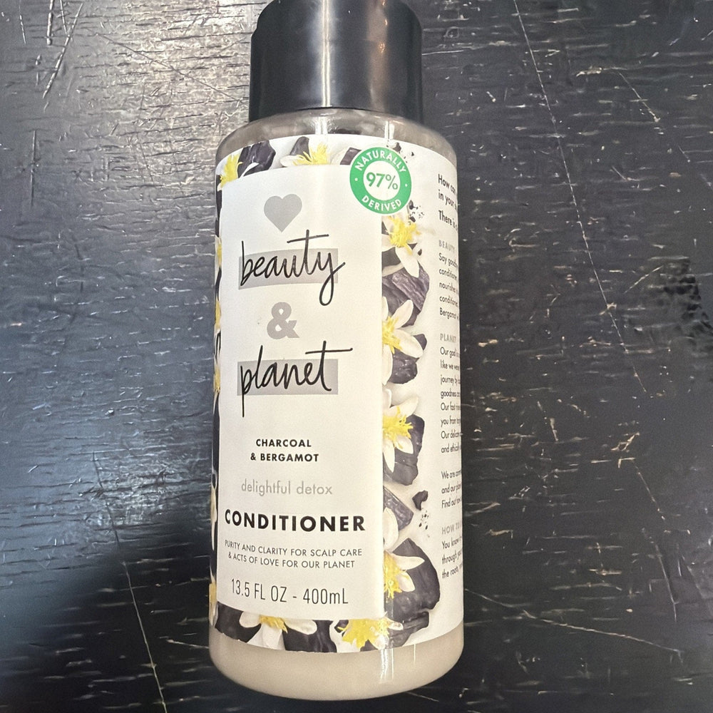 Love Beauty And Planet Cleansing Conditioner Charcoal & Bergamot (ONLINE ORDER ONLY)