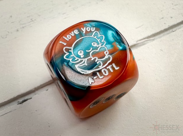 Axolotl d6 'I love you A-LOTL' (Dice colors are filled at random) | Pipped Dice 16mm (Online Only)