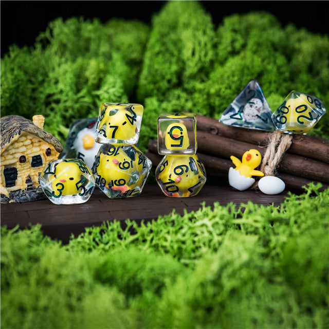 Chicken Family 7-Dice Set w/Green Numbers Dnd Dice Set + 30mm d20 (Online Only)
