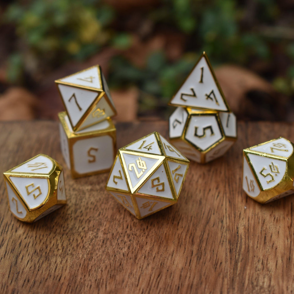 Elder Runes White And Gold Metal Dice Set (ONLINE ORDER ONLY)
