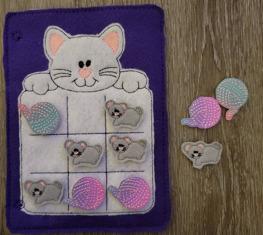 Cat Tic Tac Toe Game Board Quiet Book Page with mice and yarn ball pieces - birthday party favor - stocking stuffer - Classic Game (ONLINE ORDER ONLY)