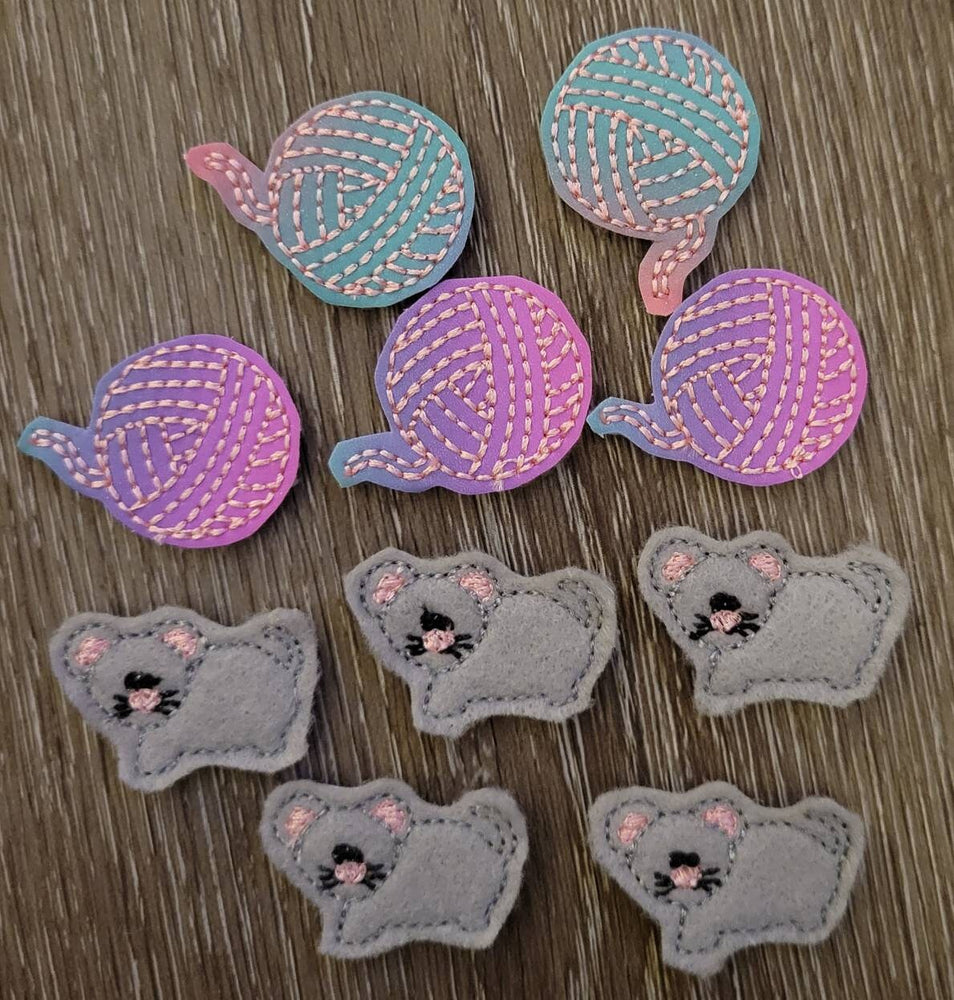 Cat Tic Tac Toe Game Board Quiet Book Page with mice and yarn ball pieces - birthday party favor - stocking stuffer - Classic Game (ONLINE ORDER ONLY)