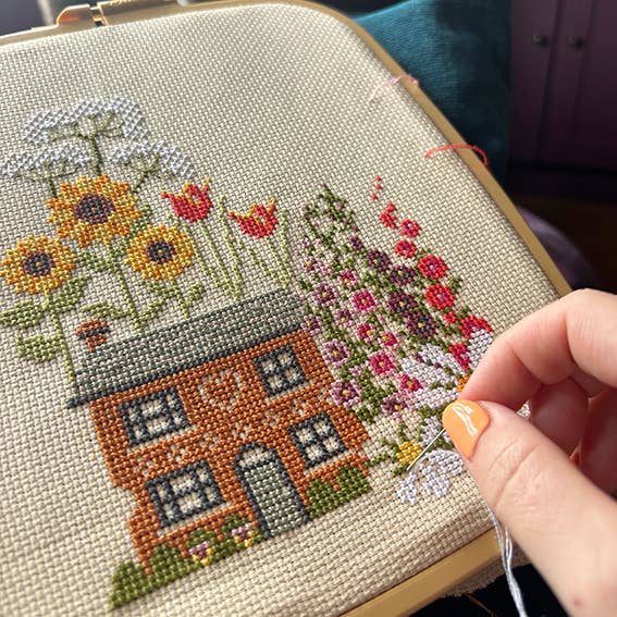 Love Poppet – Dreaming of Summer Cross Stitch Kit (ONLINE ORDER ONLY)