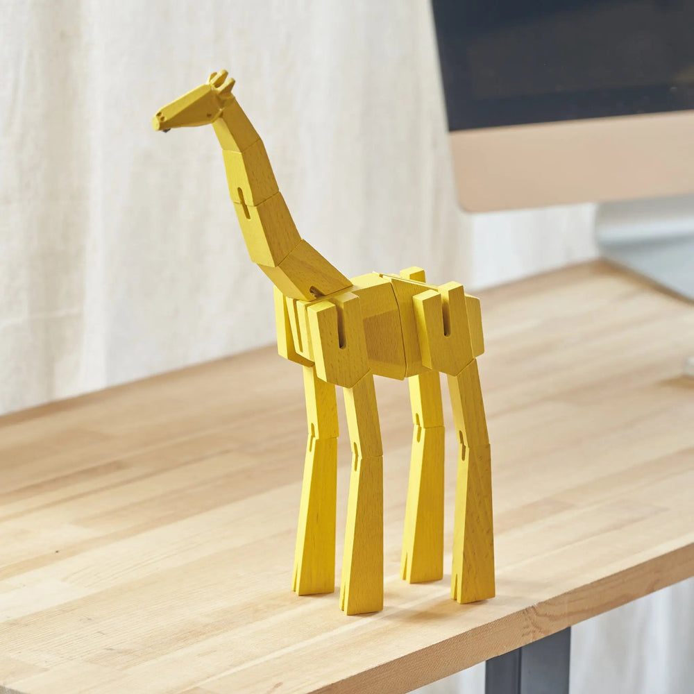 Modern Wooden Giraffe Decor – Interactive Puzzle & Art Piece (ONLINE ORDER ONLY)