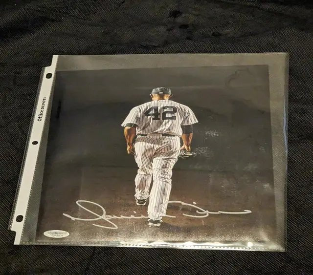 MARIANO RIVERA NY YANKEES SIGNED 8x10 PHOTO LAST TO WEAR #42 COA (Online Order Only)