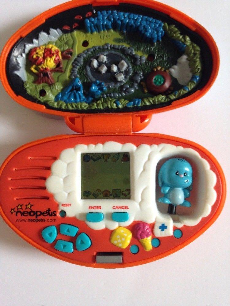 Neopets Playset Kacheek in Haunted Woods (ONLINE ORDER ONLY)