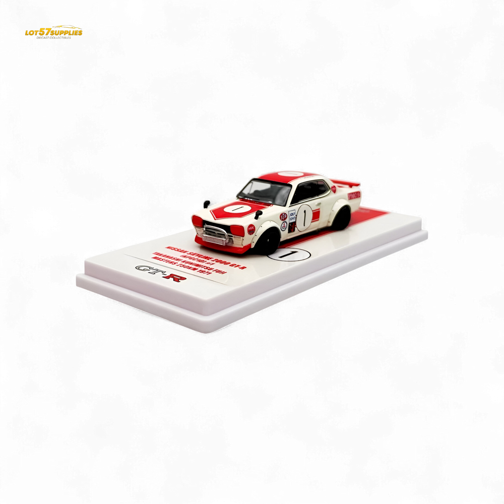 Inno64 NISSAN SKYLINE 2000 GT-R KPGC10 #1 Takahashi Kunimitsu Fuji Masters 250Km 1971 1:64 (ONLINE ORDER ONLY)