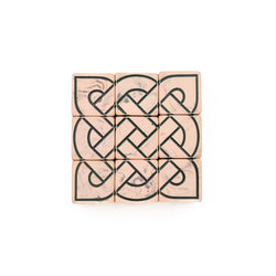 9 Crossed Knot Dice (Red or Sand) (ONLINE ORDER ONLY)